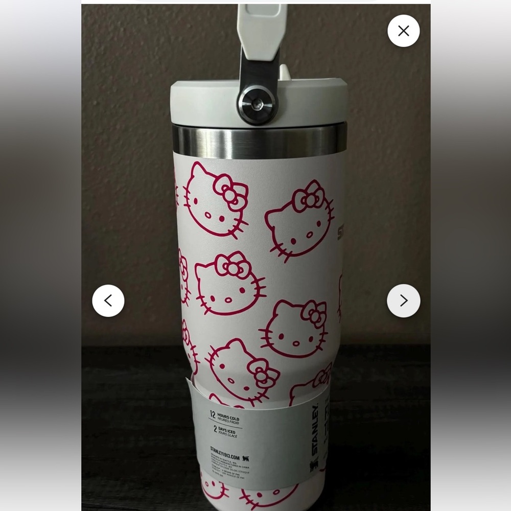 Stanley x Hello Kitty White Pink flip straw Tumbler flowstate water bottle